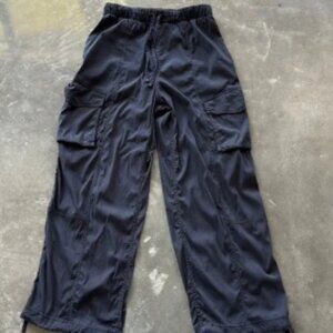 Lululemon Lightweight Adjustable Mid-Rise Cargo Pant
